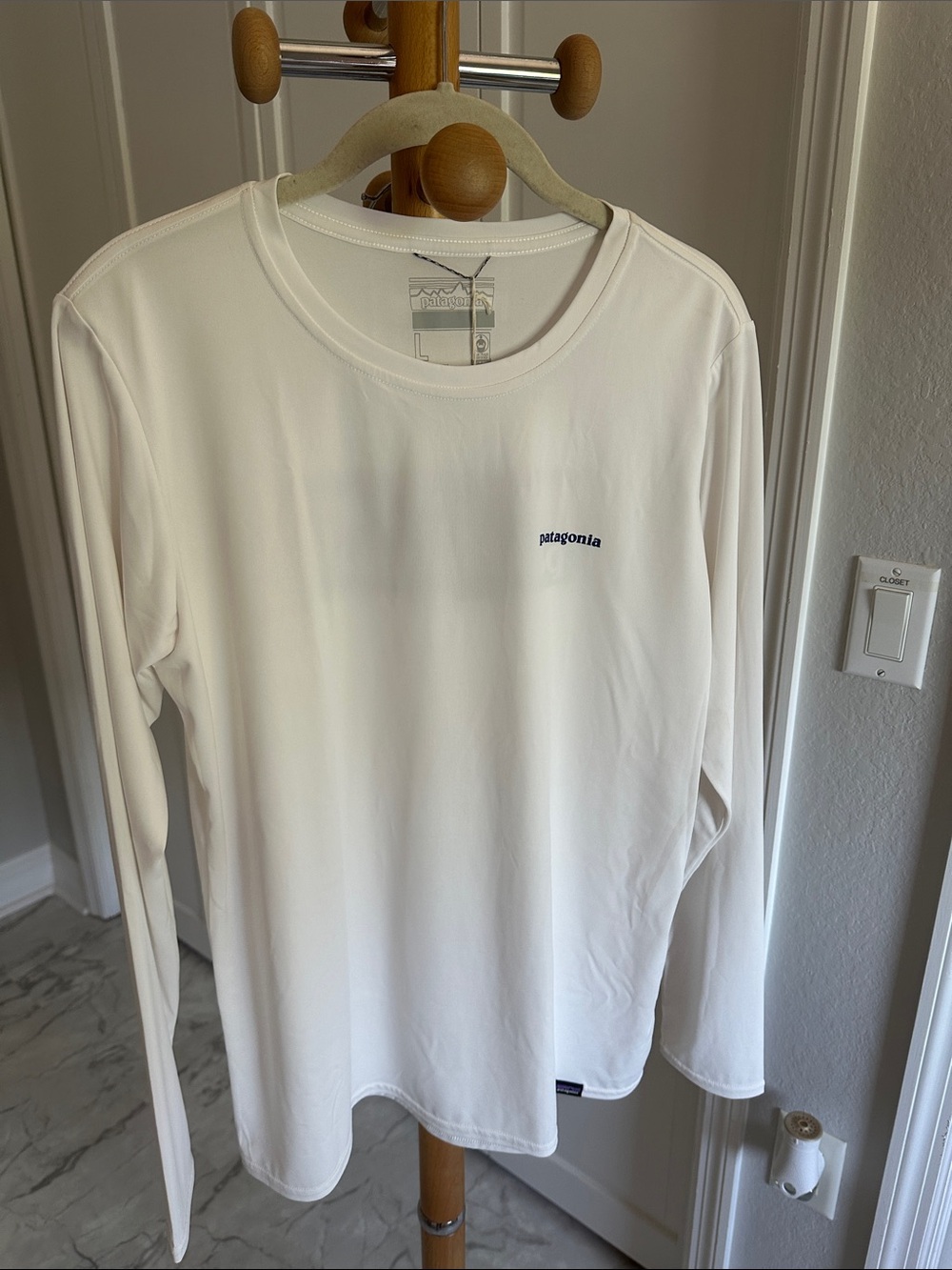 Patagonia Women’s long sleeved capilene cool daily graphic shirt Large New